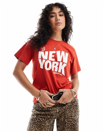 regular fit t-shirt with New York graphic in red
