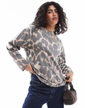 long sve skater tee in leopard print