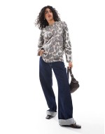 long sve skater tee in leopard print