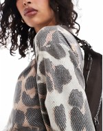 long sve skater tee in leopard print