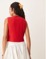 linen high neck cropped vest in red