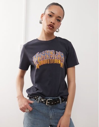 graphic logo t-shirt in black
